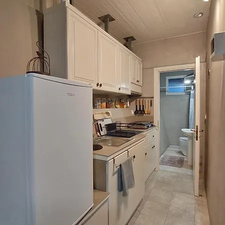 To Giataki Tou Pappou *