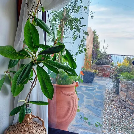 To Giataki Tou Pappou * Tsagarada