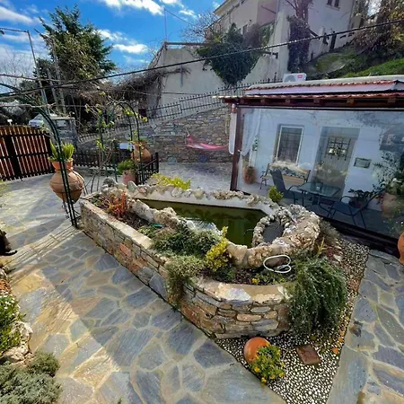 To Giataki Tou Pappou *