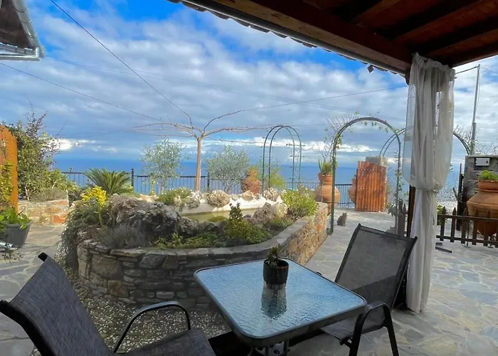 To Giataki Tou Pappou *